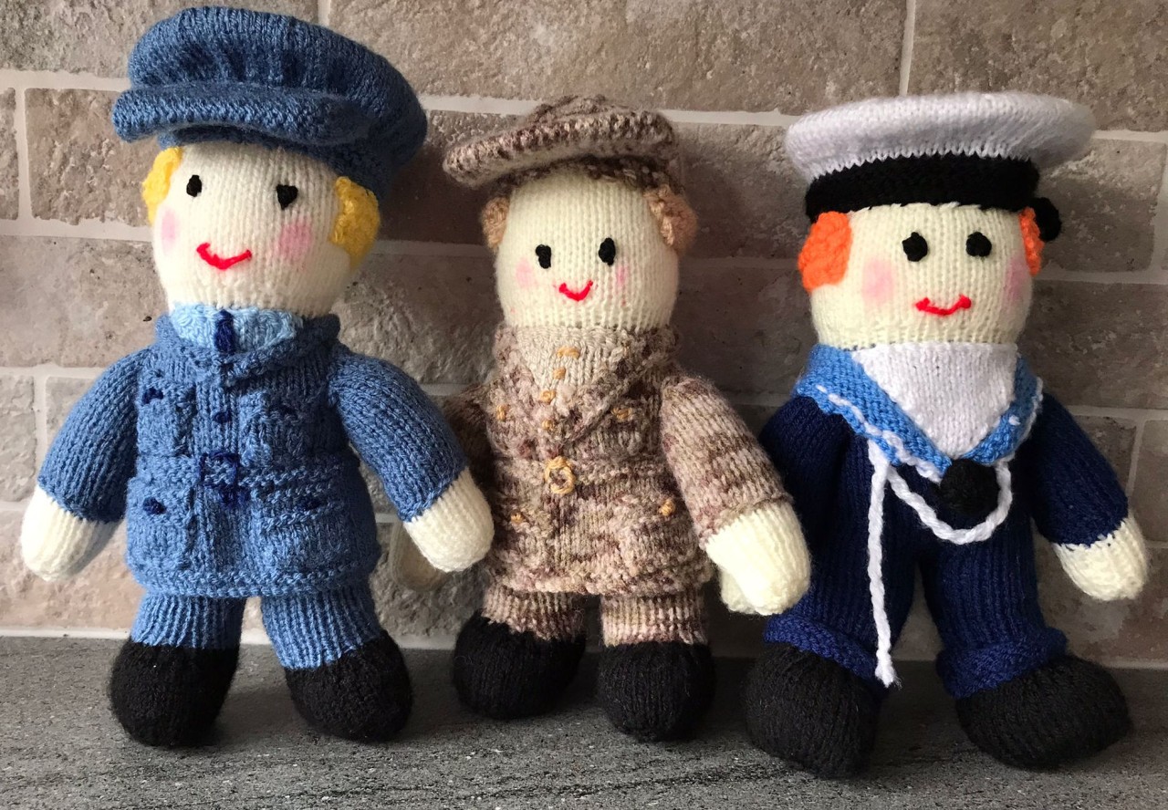 Knitted-Armed-Forces-Dolls---Copy
